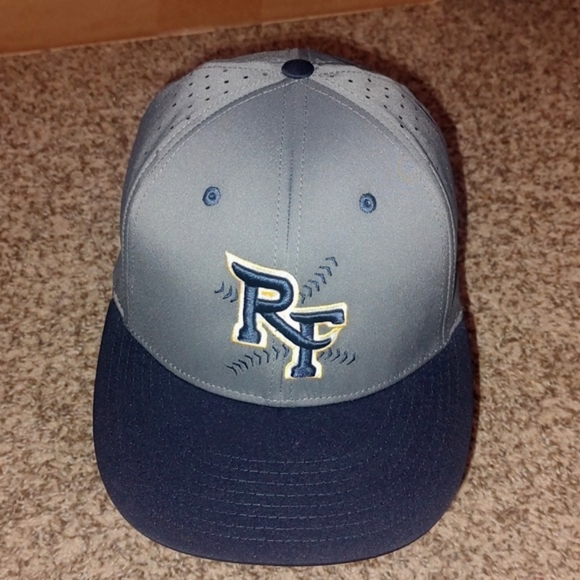 River Fall Wildcats FlexFit Gray Blue Baseball Style Hat S-M - Picture 1 of 10